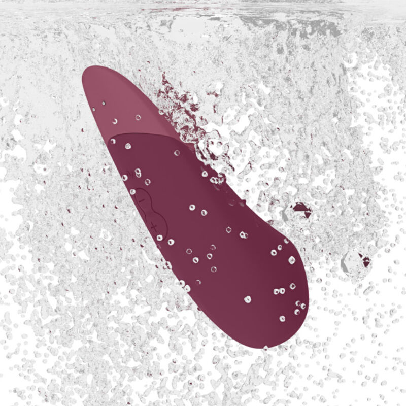 WOMANIZER - VIBE VIBRADOR LAY-ON SILENCIOSO ROSA OSCURO 7 WOMANIZER - VIBE VIBRADOR LAY-ON SILENCIOSO ROSA OSCURO - Imagen 7