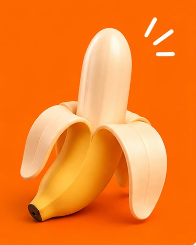Plátano medio pelado sobre fondo naranja
